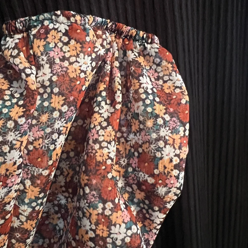 Daytrip Black Top with Floral Sleeves - Picture 4 of 5